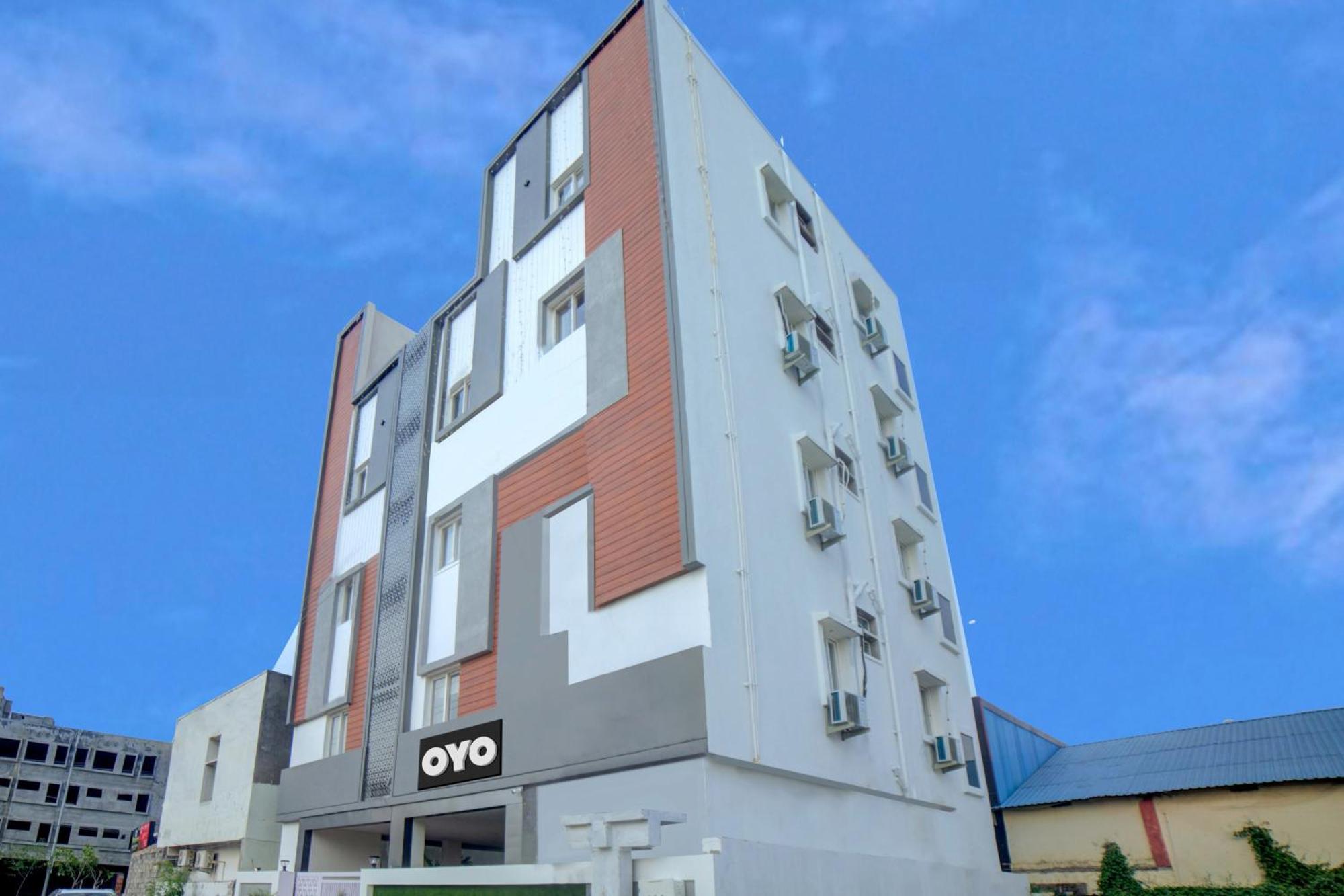 Collection O Lakeview Castle Hotel วารังกัล ภายนอก รูปภาพ